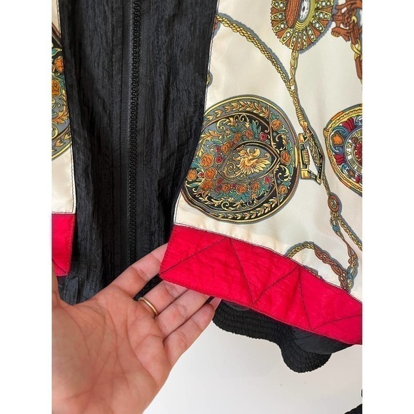 Vintage 80's windbreaker jacket!‎ Watches and chains design! sz L - Picture 8 of 9